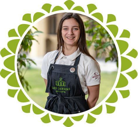 image OPHELIE BROWAEYS apprentie serveur, restaurant les jardins du cloitre de marseille